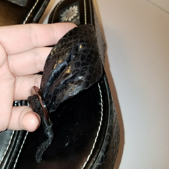 Yellow Box Sandals 💥💥💥PRICE LOWERED💥💥💥 - Picture 2 of 8